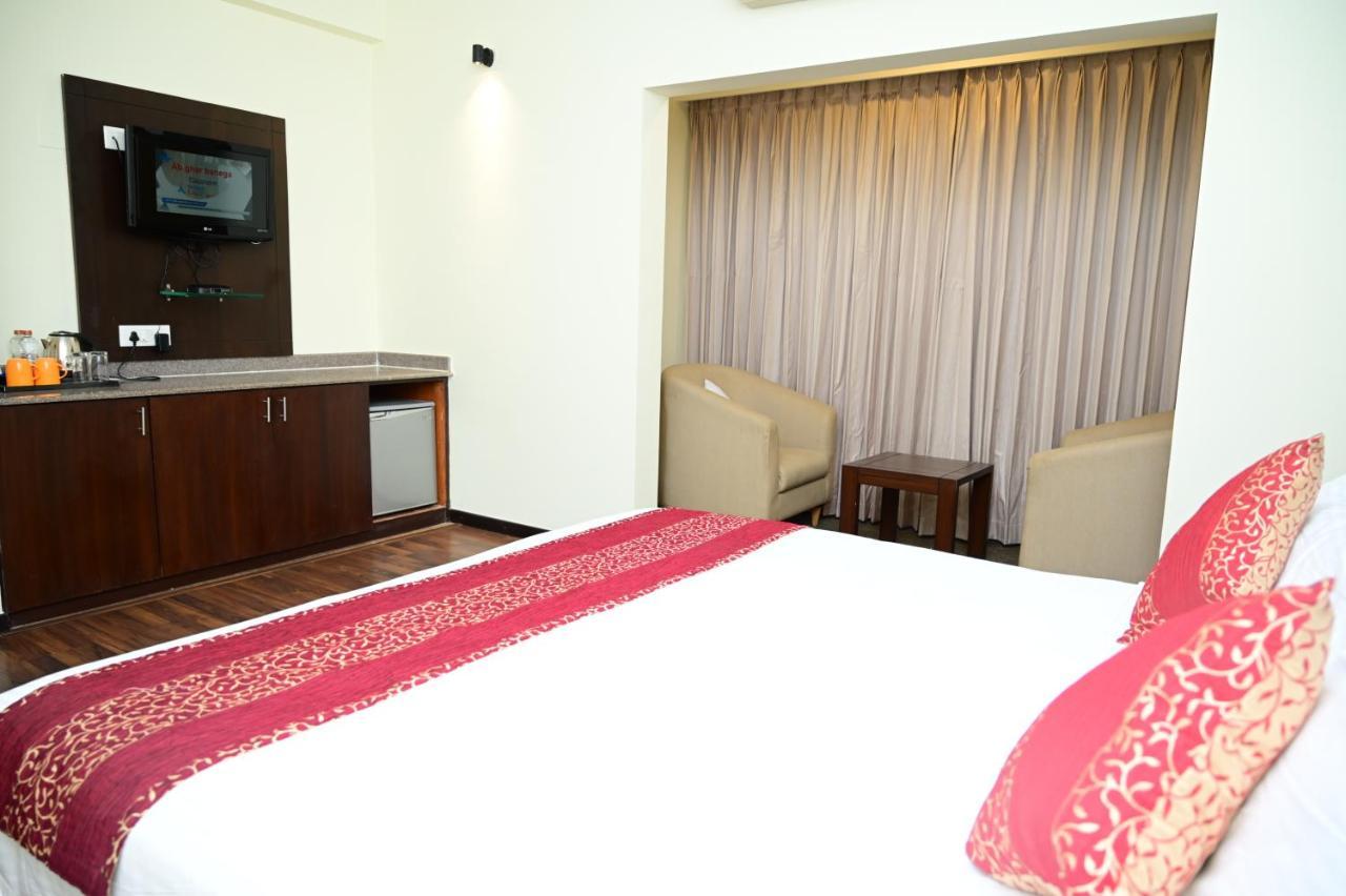 Sterling Keys By Tgi Hotel Bangalore Exterior foto