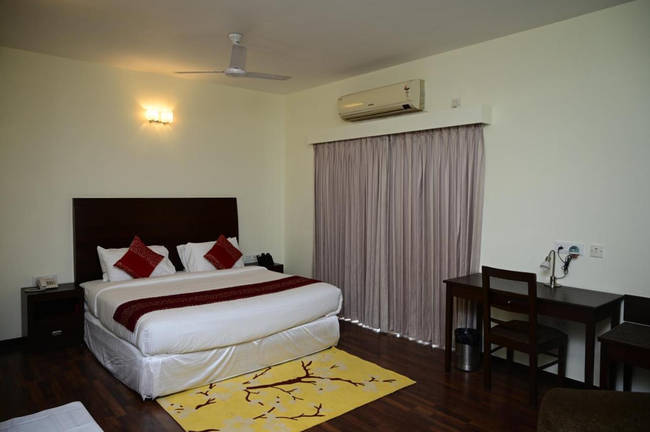 Sterling Keys By Tgi Hotel Bangalore Exterior foto