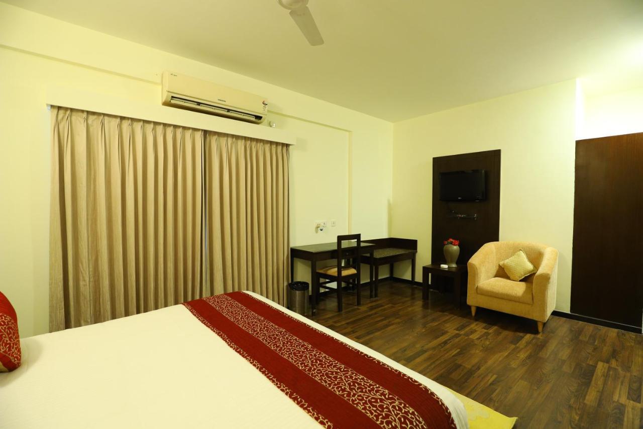 Sterling Keys By Tgi Hotel Bangalore Exterior foto